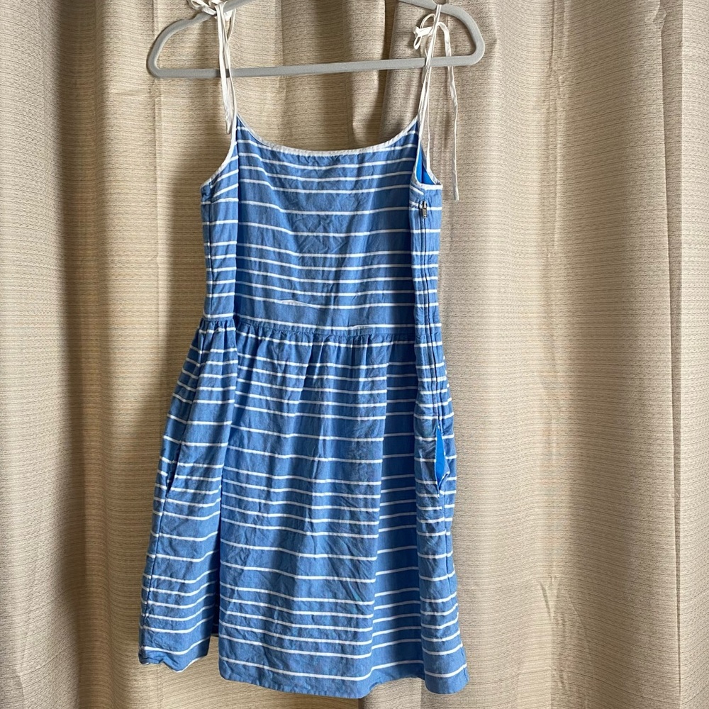 Gap Blue and White Striped Dress / Pockets / Zipper / Tie Straps / Size 6